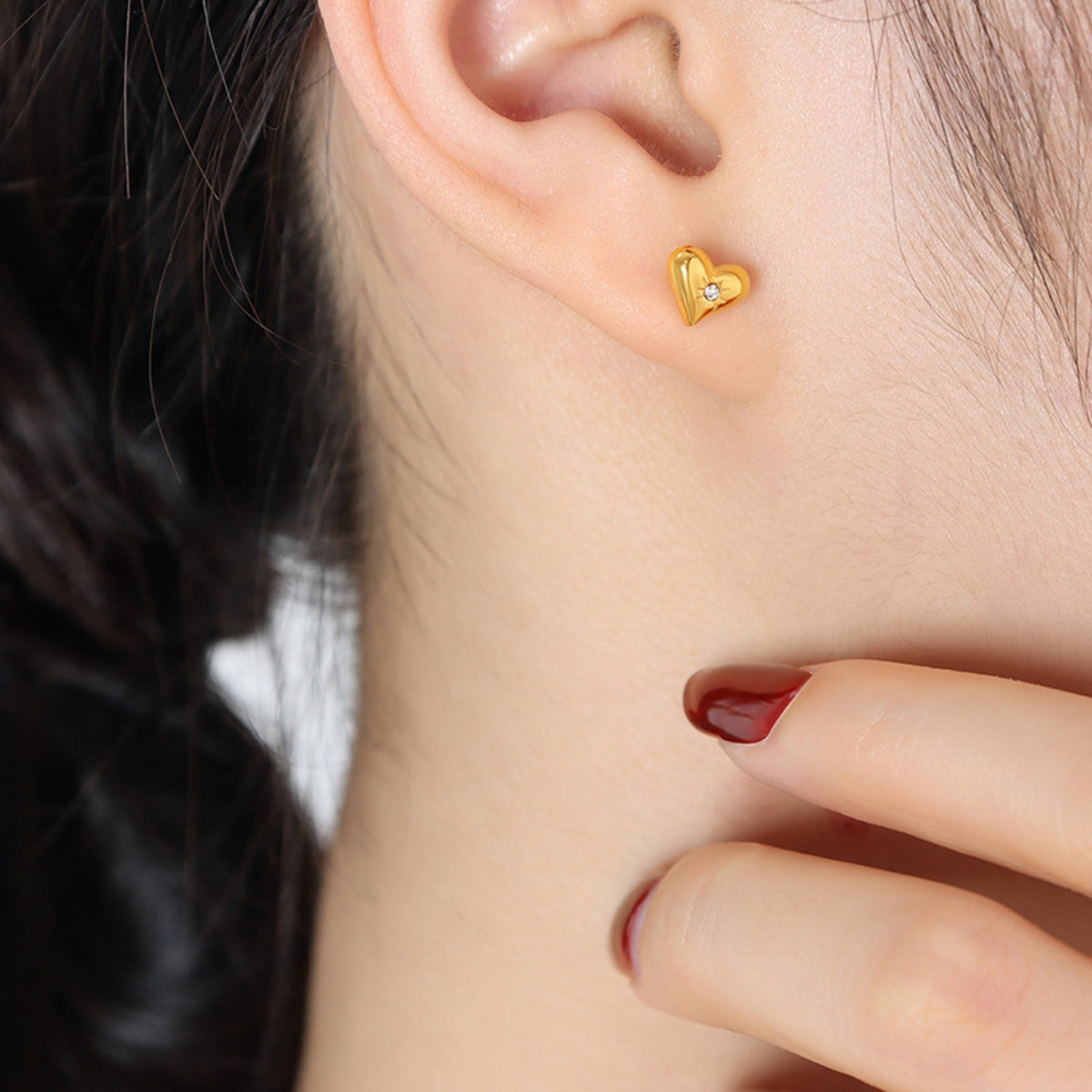 honeybee Mumford's Heart Stud Earrings