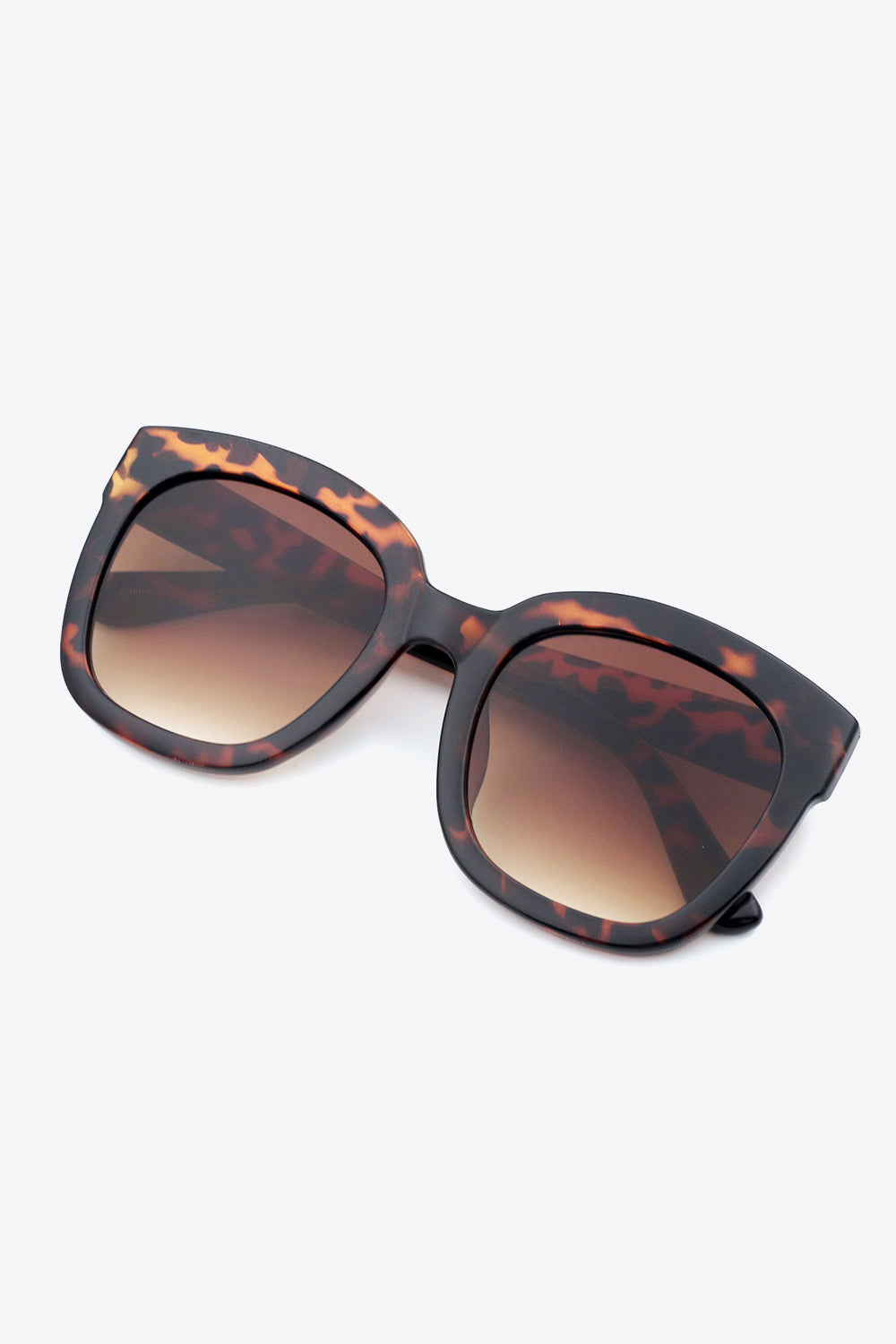 Honeybee Mumford's Frame Square Sunglasses