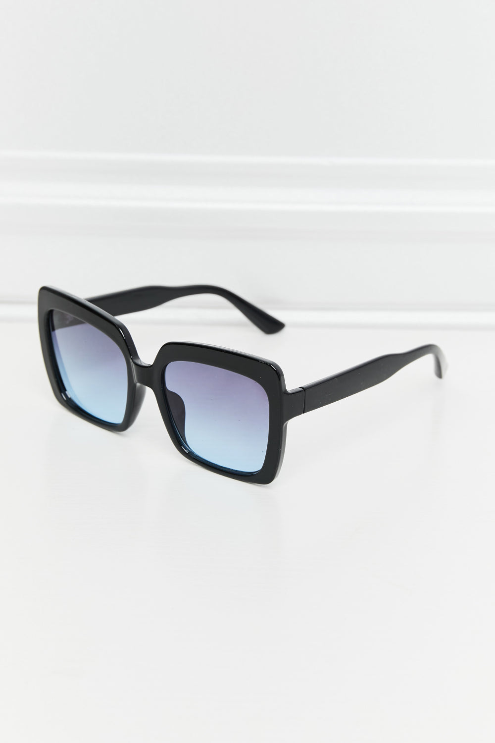 Honeybee Mumford's Square Full Rim Sunglasses