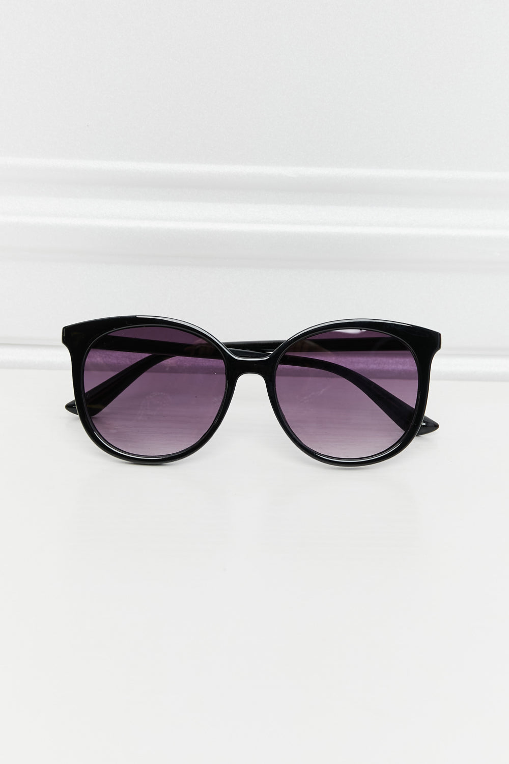 Honeybee Mumford's Frame Full Rim Sunglasses