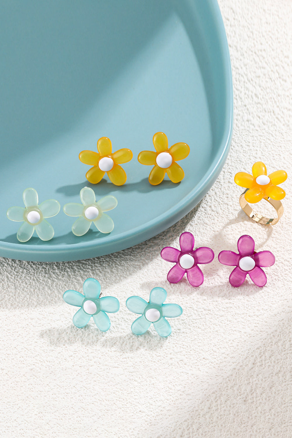 honeybee Mumford's Flower Shape Earrings