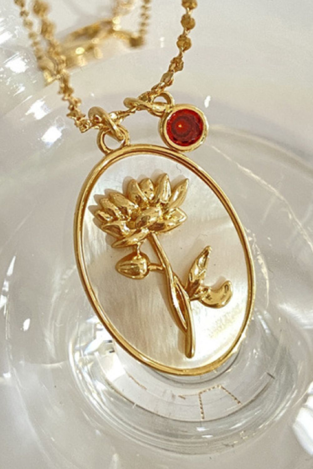 Honeybee Mumford's Flower Shell Pendant Necklace