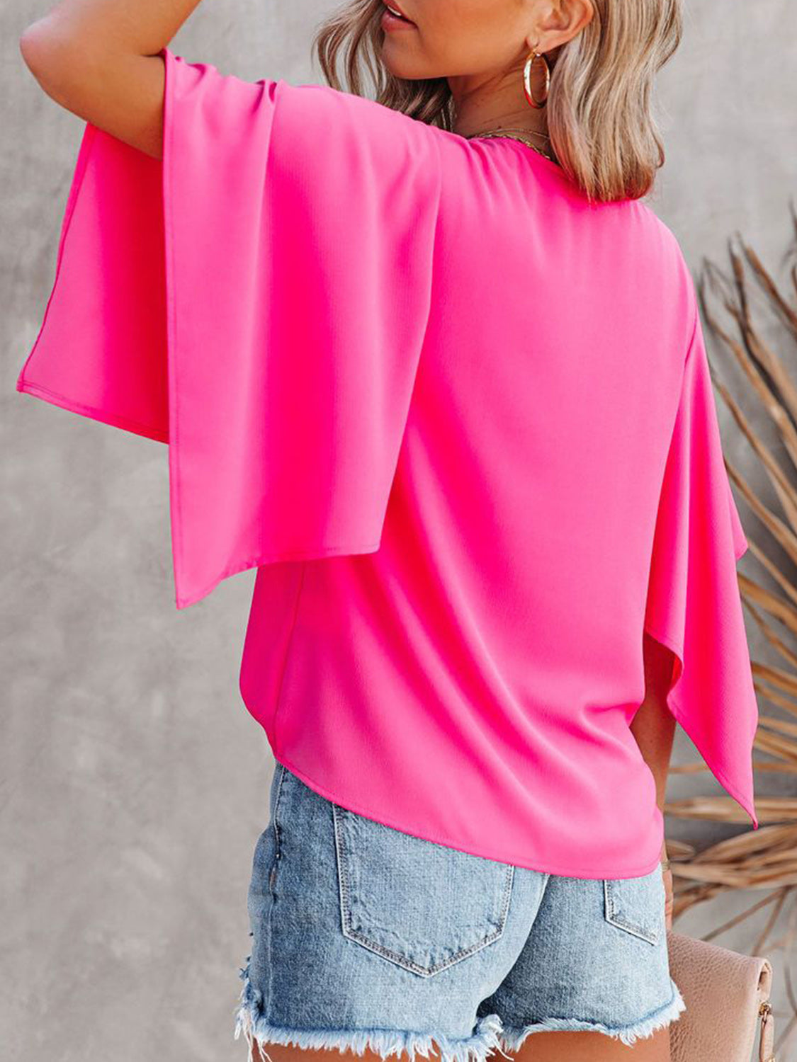 Honeybee Mumford's V-Neck Half Sleeve Blouse