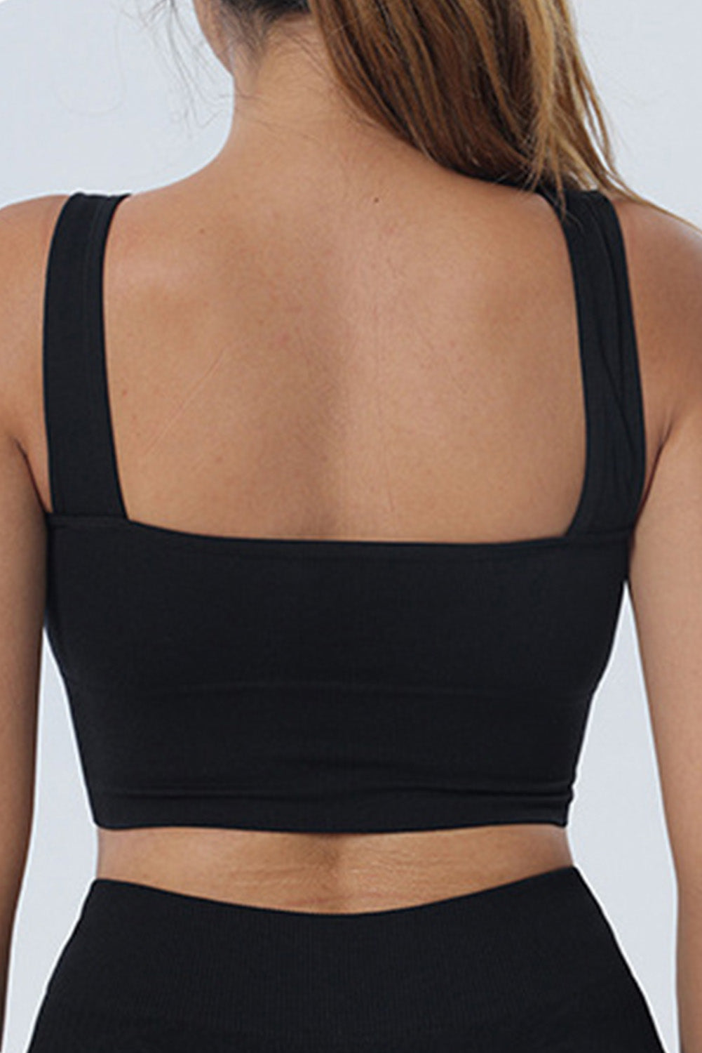 Honeybee Mumford's Black Seamless U Neck Sleeveless Cropped Yoga Top