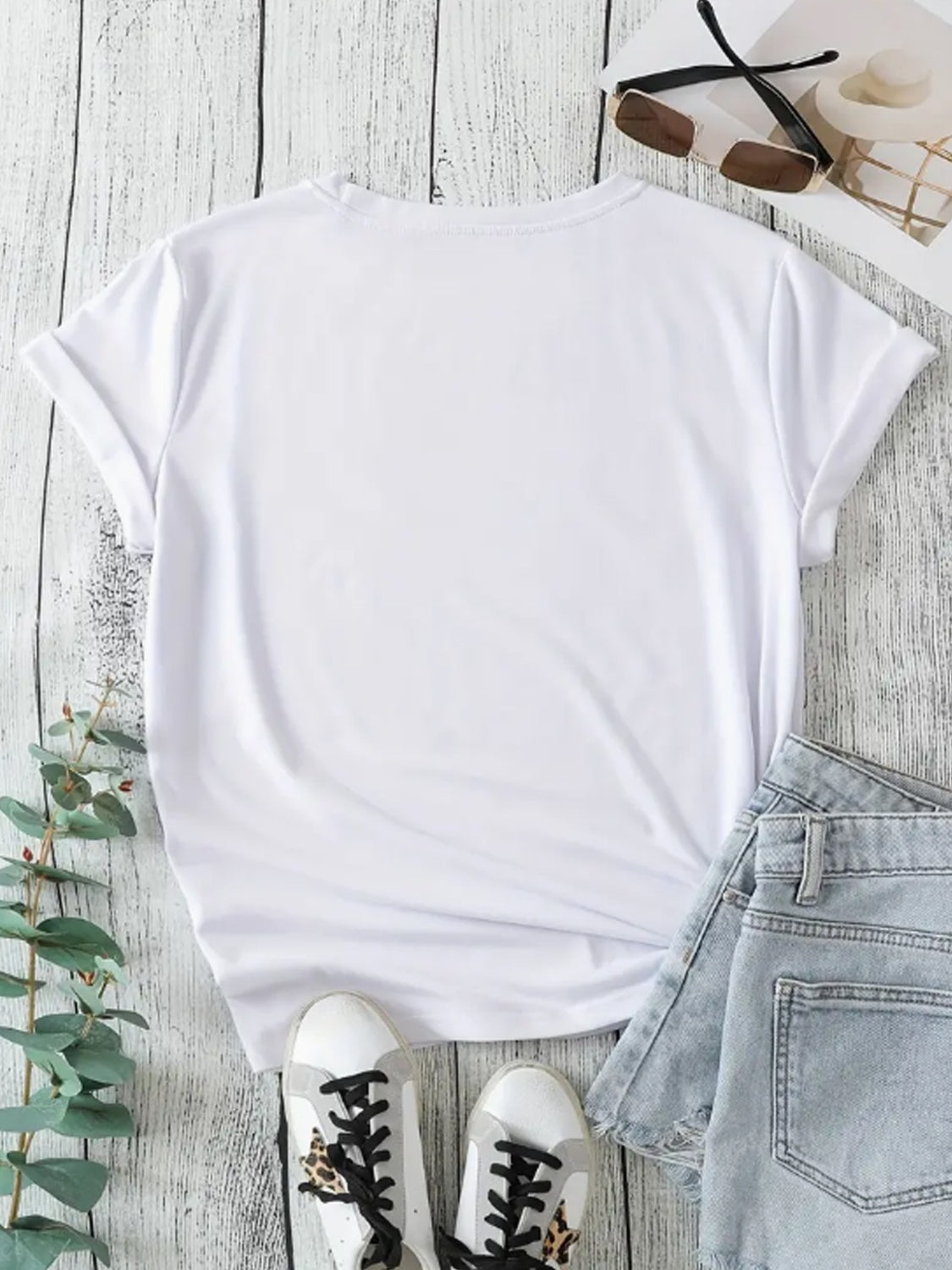 Honeybee Mumford's Graphic Round Neck Short Sleeve T-Shirt