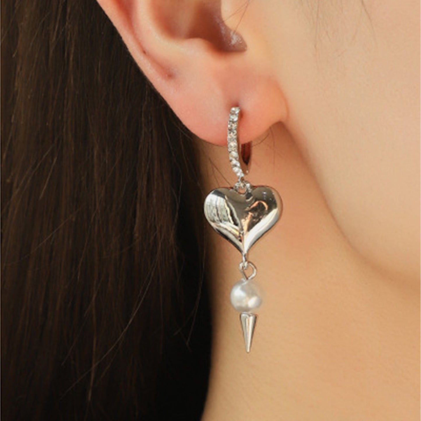 honeybee Mumford's Alloy Rhinestone Pearl Heart Earrings