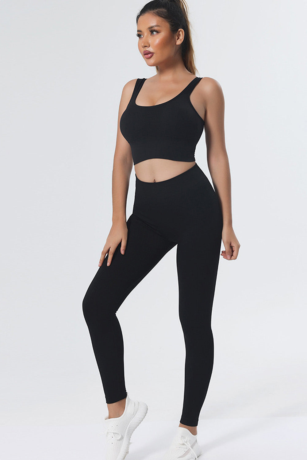 Honeybee Mumford's Black Seamless U Neck Sleeveless Cropped Yoga Top