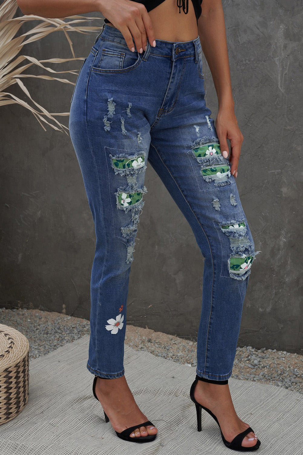 Honeybee Mumford's Distressed Buttoned Jeans with Pockets