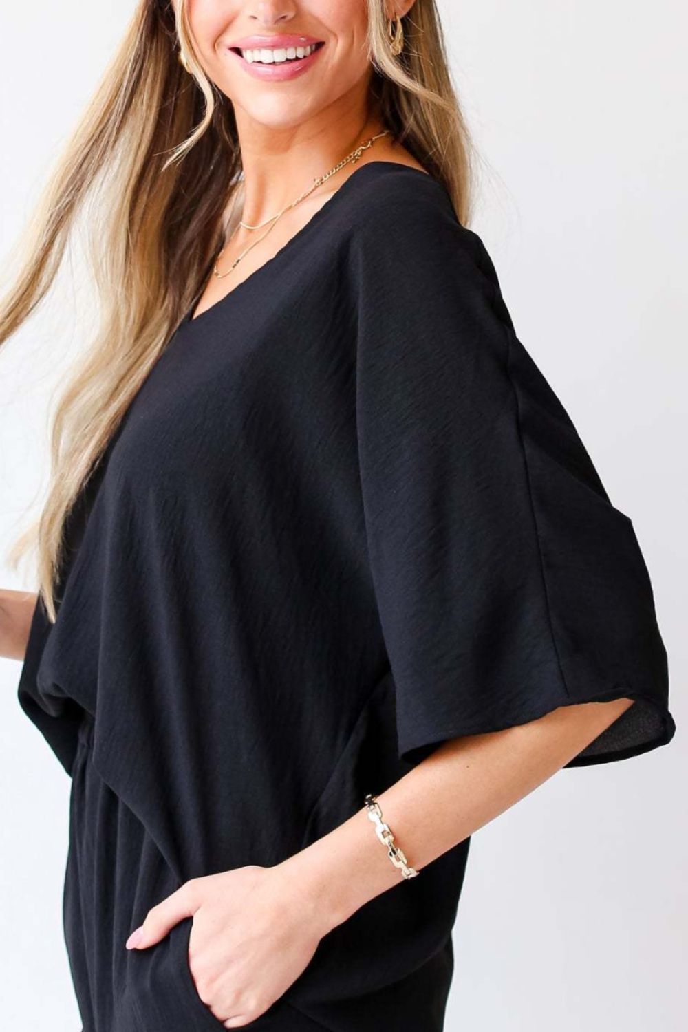 Honeybee Mumford's V-Neck Half Sleeve Blouse