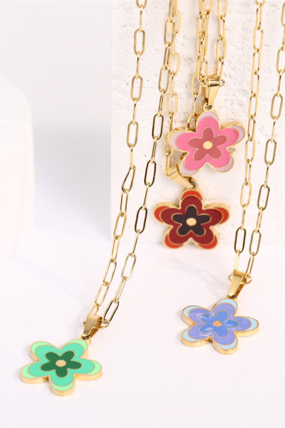 honeybee Mumford's Flower Pendant Necklace