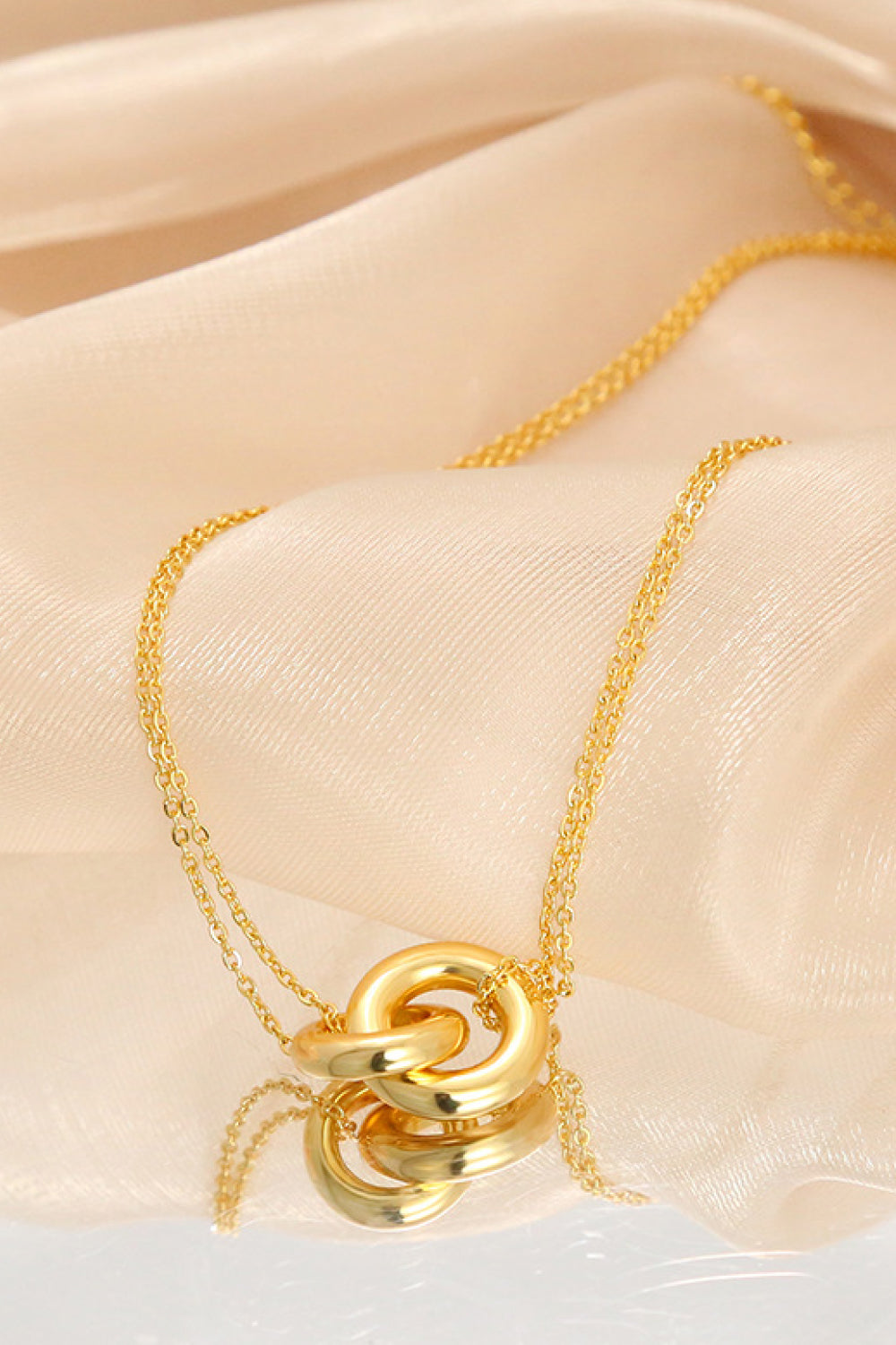 Honeybee Mumford's Linked Ring Pendant Chain Necklace