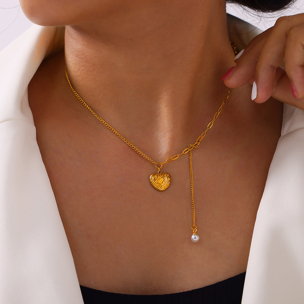 honeybee Mumford's Pearl Heart Necklace