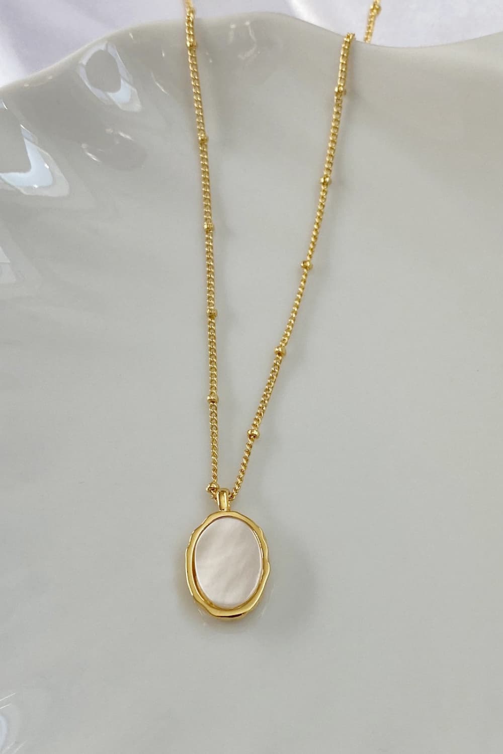 Honeybee Mumford's Shell Shape 14K Gold Plated Necklace