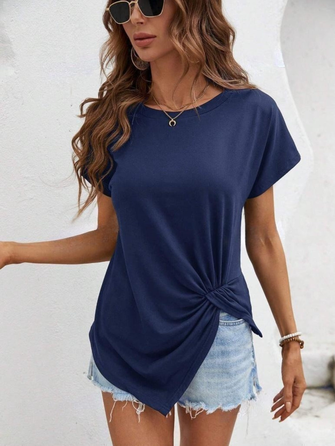 honeybee Mumford's Asymmetric Hem Round Neck T-Shirt ( Black, Green Moss, White, Dark Blue and Tan colors)