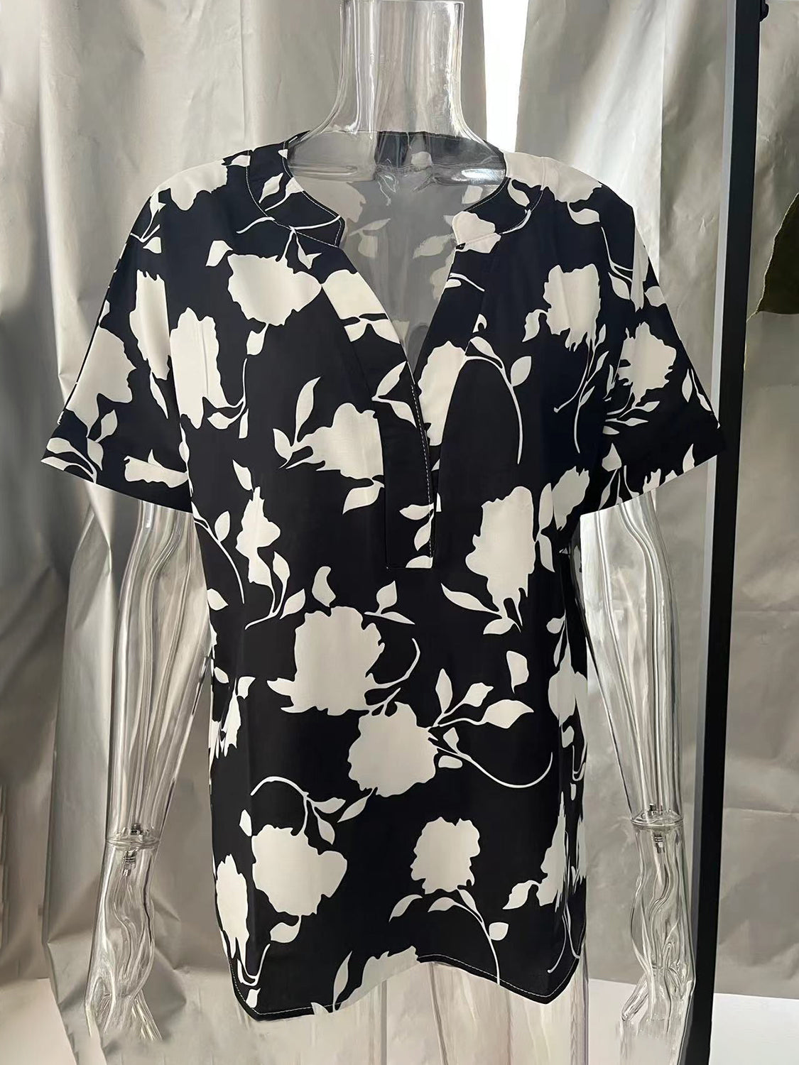 Honeybee Mumford's Printed Notched Short Sleeve Blouse