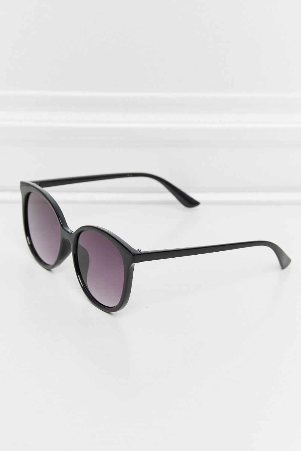 Honeybee Mumford's Frame Full Rim Sunglasses