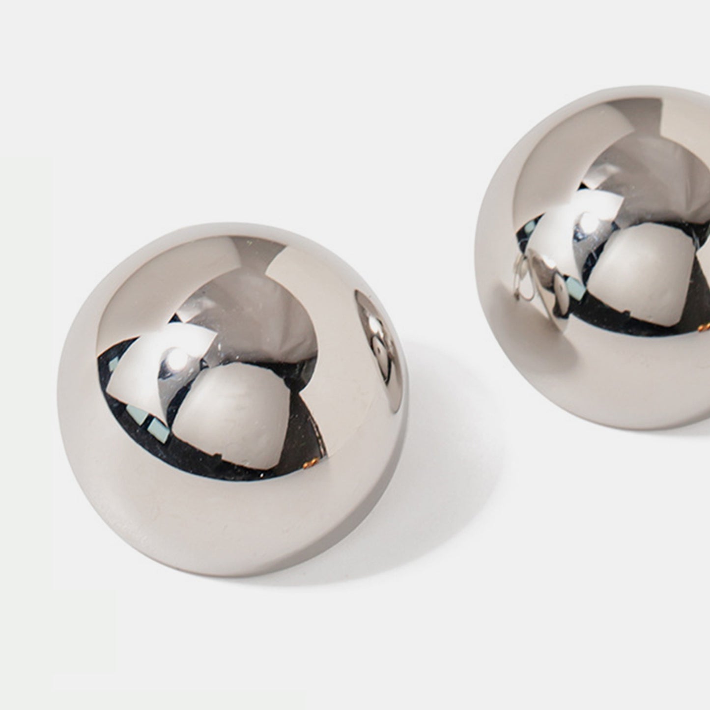 honeybee Mumford's Hemispherical Clip On Earrings