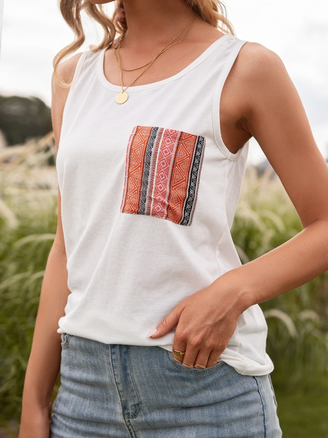 Honeybee Mumford's Pocketed Printed Round Neck Tank