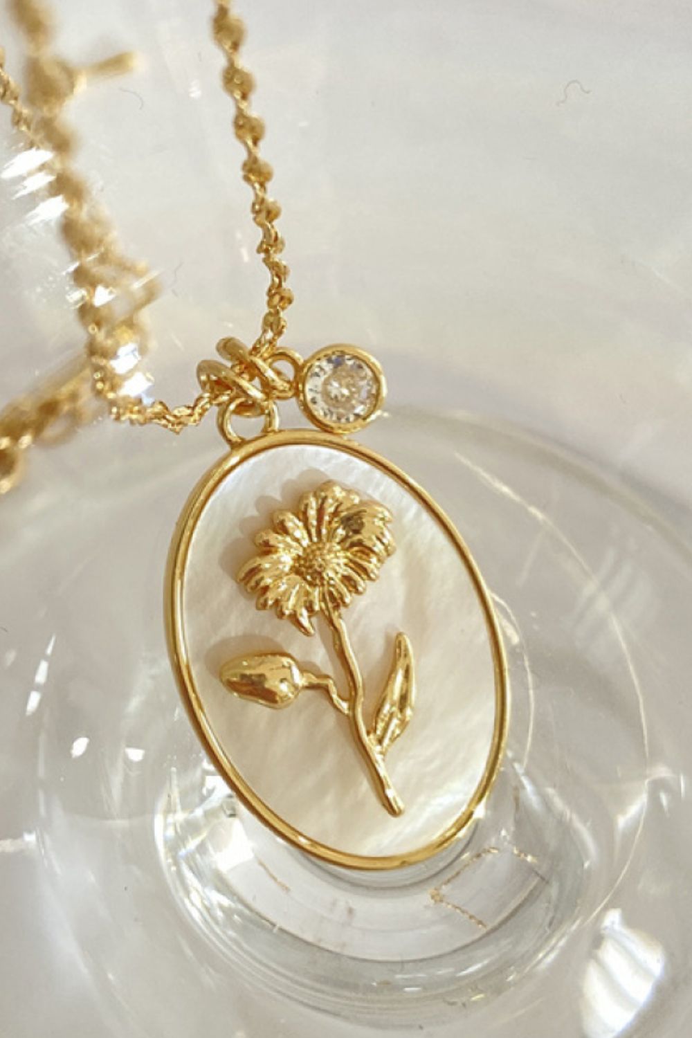 Honeybee Mumford's Flower Shell Pendant Necklace