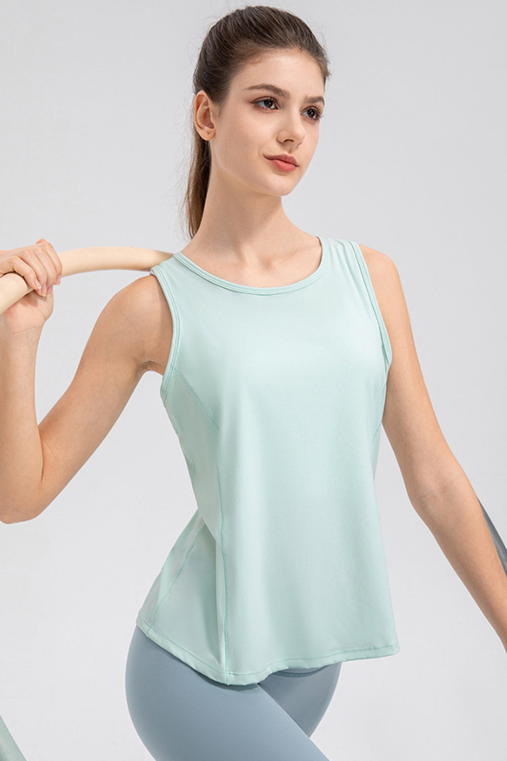 Honeybee Mumford's Wide Strap Round Neck Active Tank