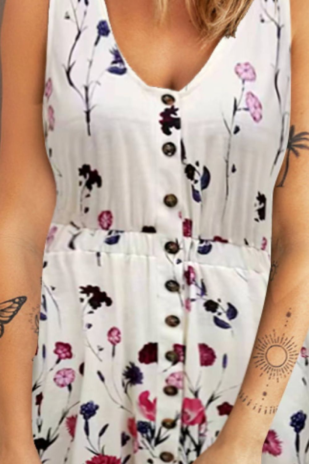 Honeybee Mumford's Scoop Neck Buttoned Sleeveless with Pockets