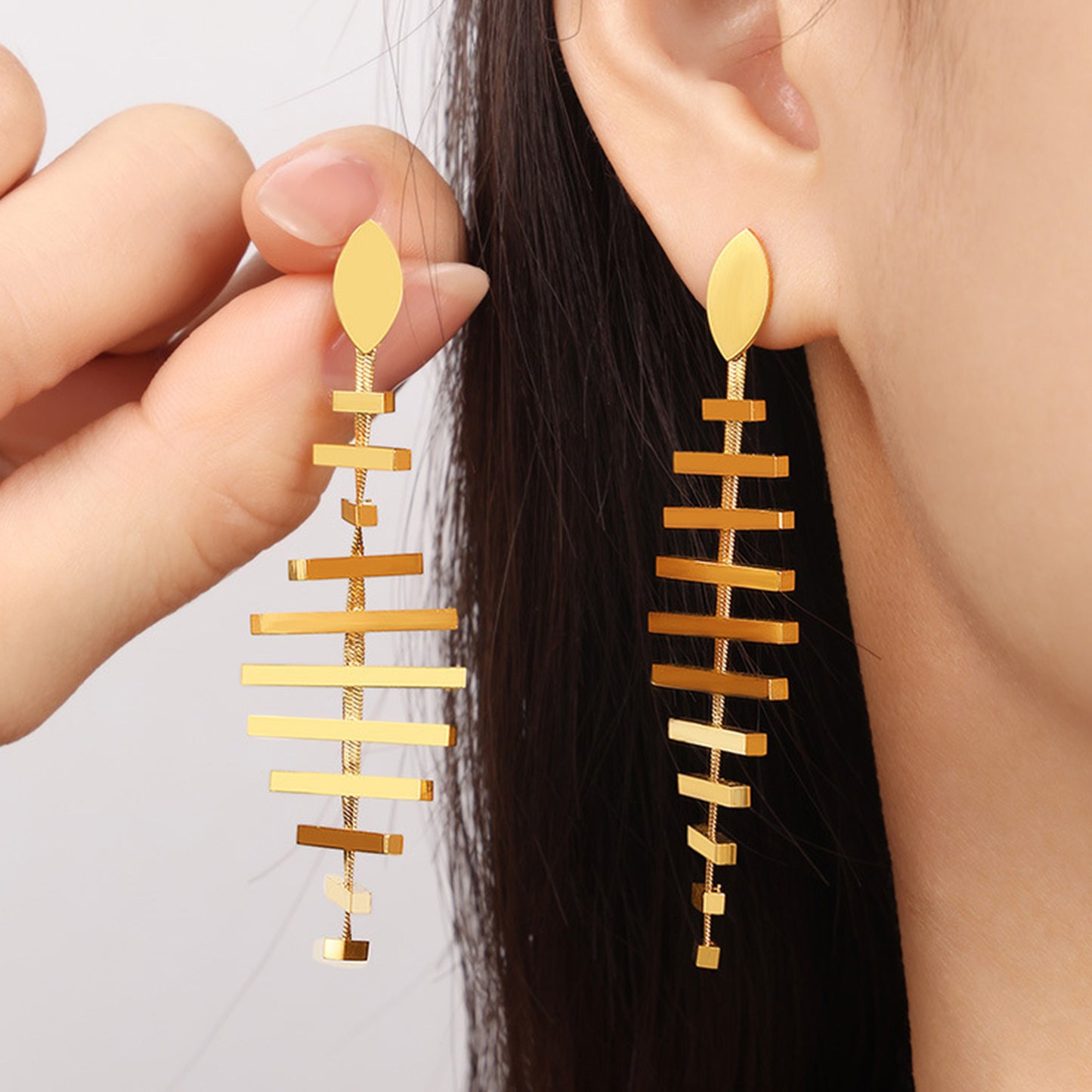 honeybee Mumford's Fishbone Shape Earrings