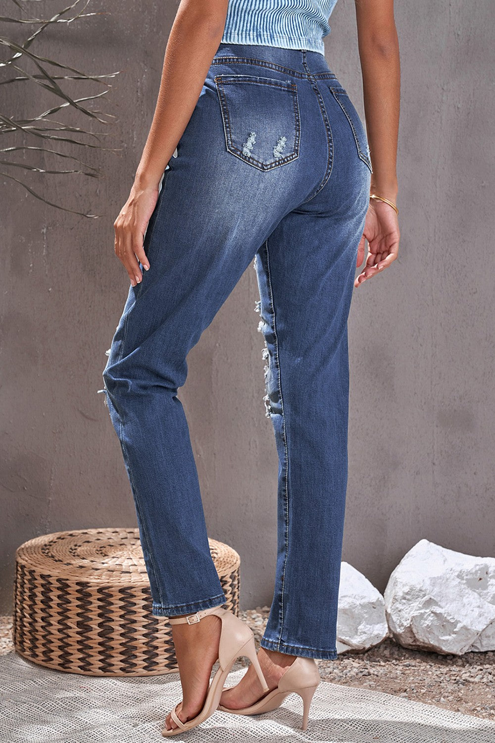 Honeybee Mumford's Distressed Buttoned Jeans with Pockets