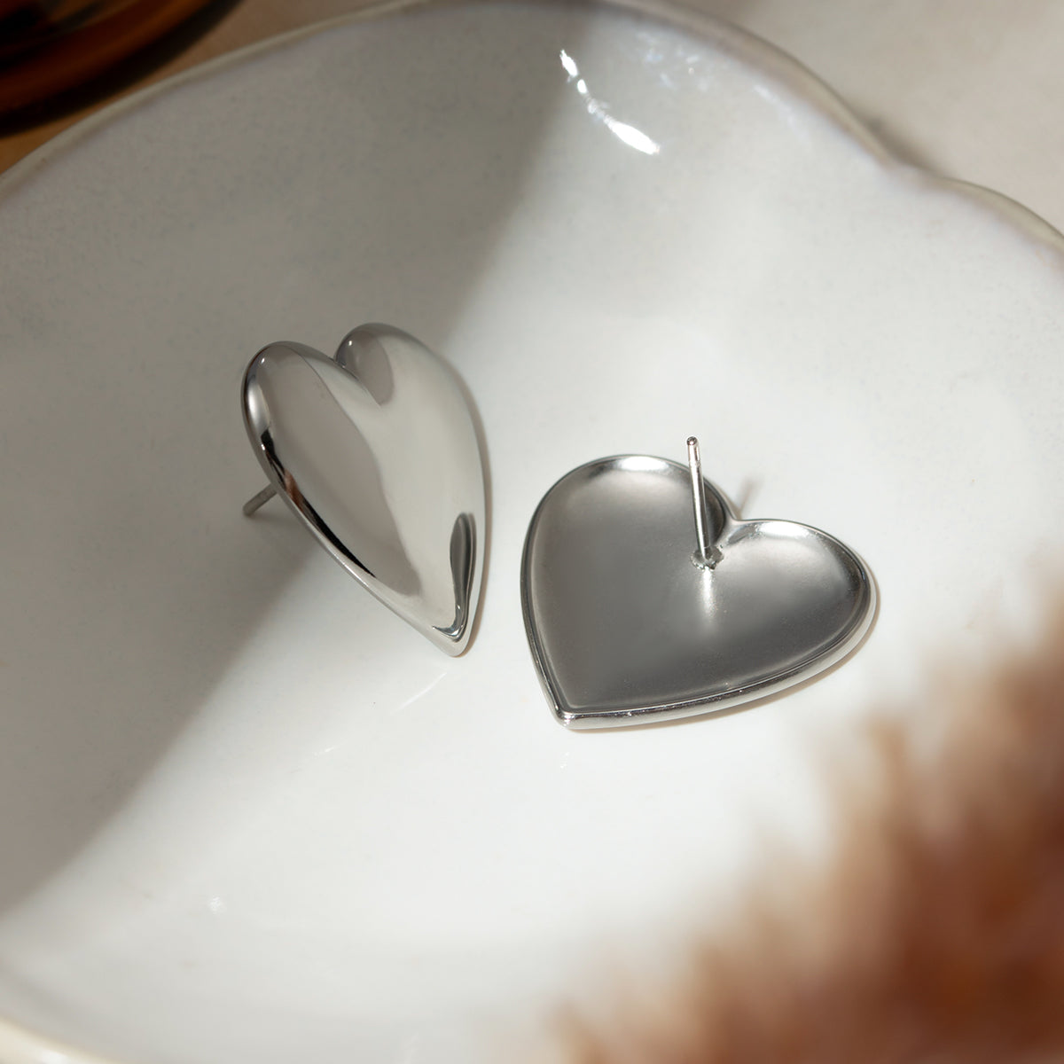 honeybee Mumford's Heart Stud Earrings