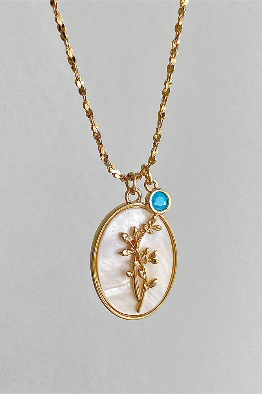 Honeybee Mumford's Flower Shell Pendant Necklace