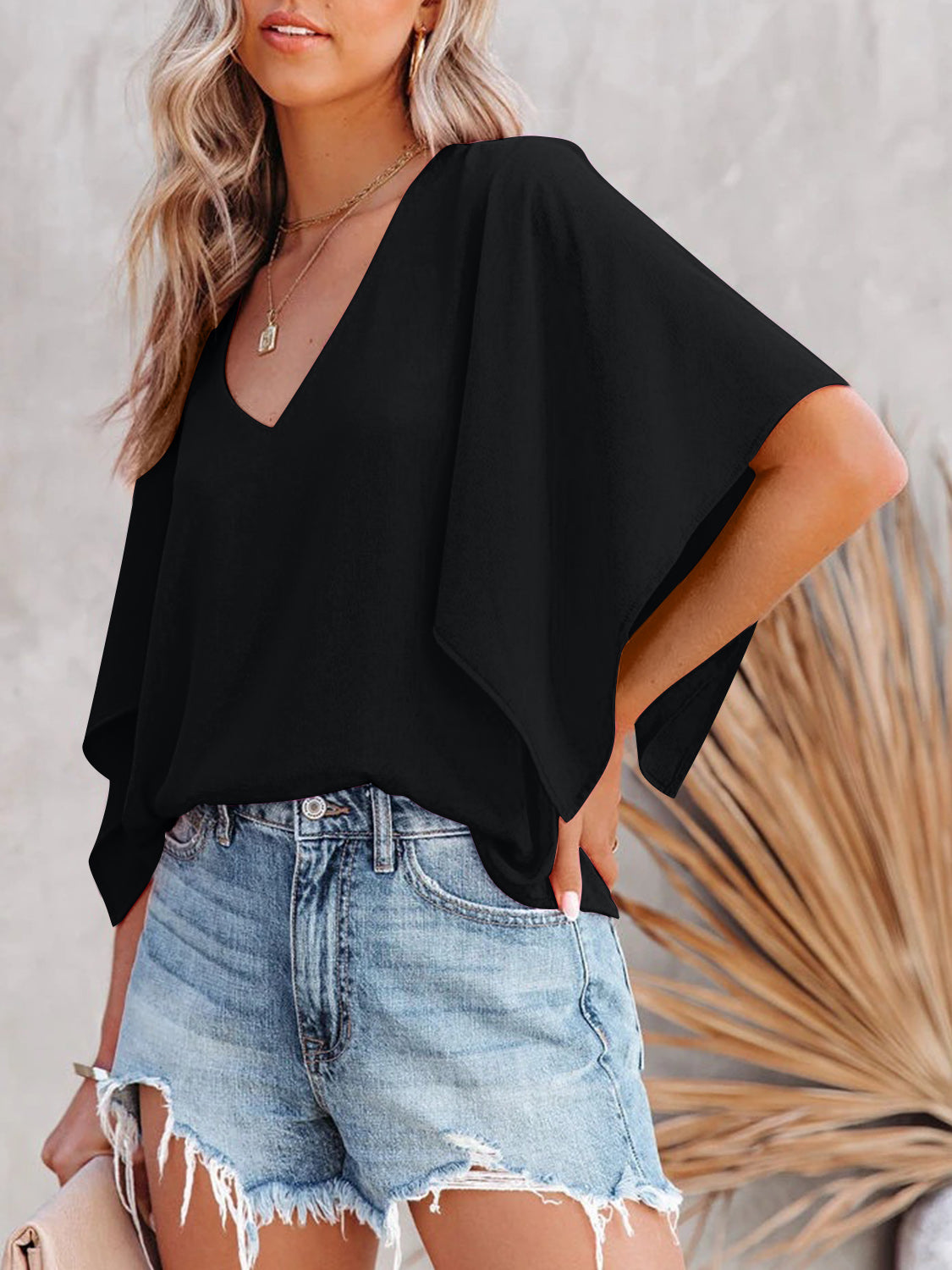 Honeybee Mumford's V-Neck Half Sleeve Blouse