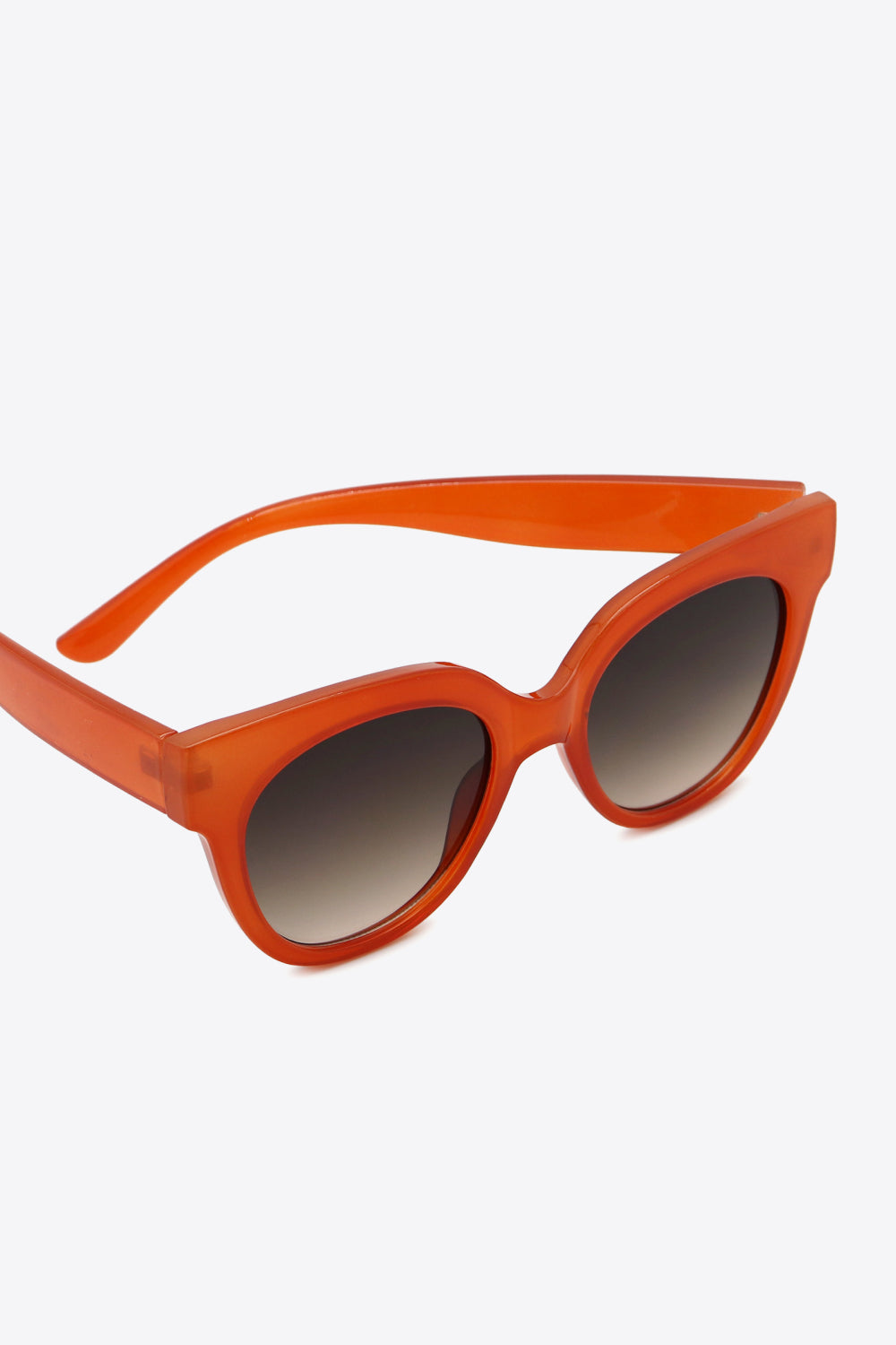 Honeybee Mumford's UV400 Round Sunglasses