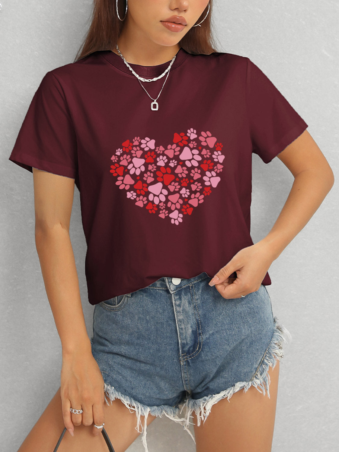 Honeybee Mumford's Heart Round Neck Short Sleeve T-Shirt