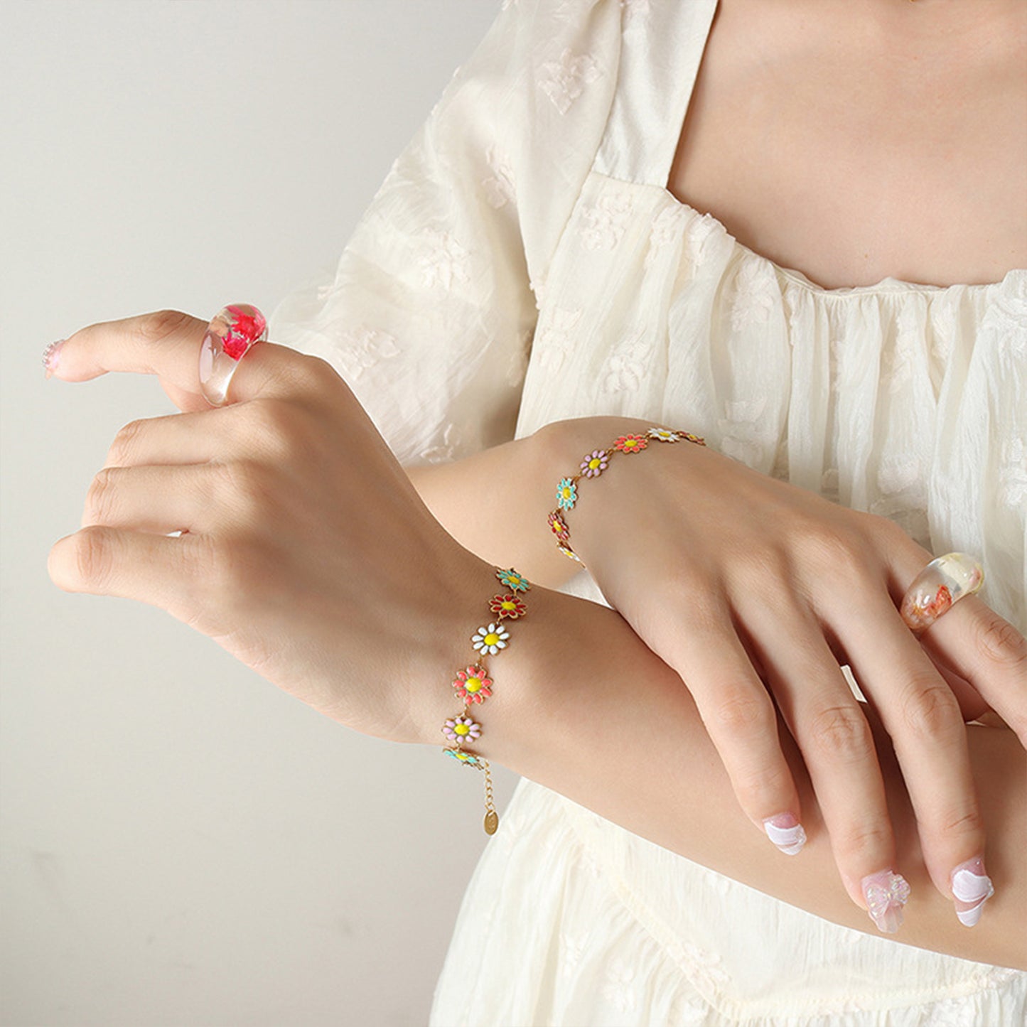 Honeybee Mumford's Oil Drip Flower Bracelet