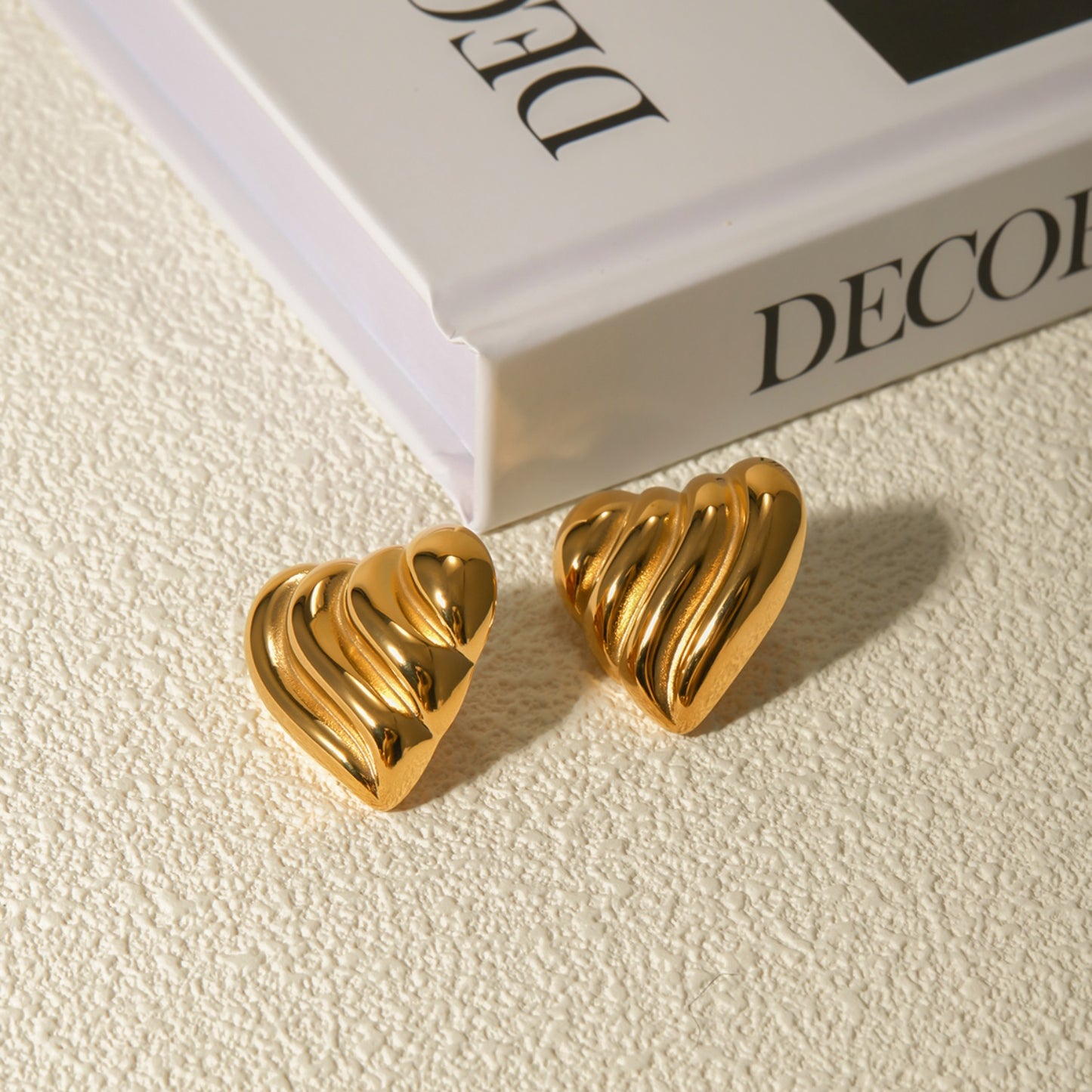 honeybee Mumford's Heart Shape Stud Earrings