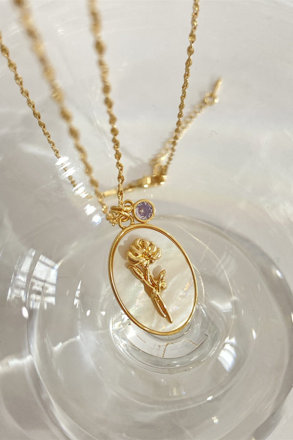 Honeybee Mumford's Flower Shell Pendant Necklace