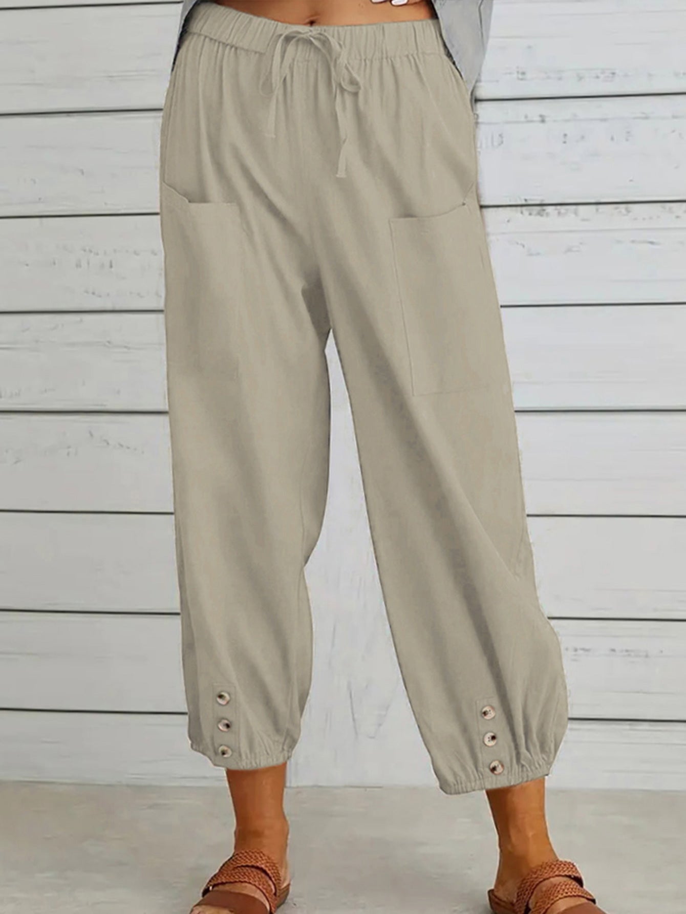 Honeybee Mumford's Decorative Button Cropped Pants