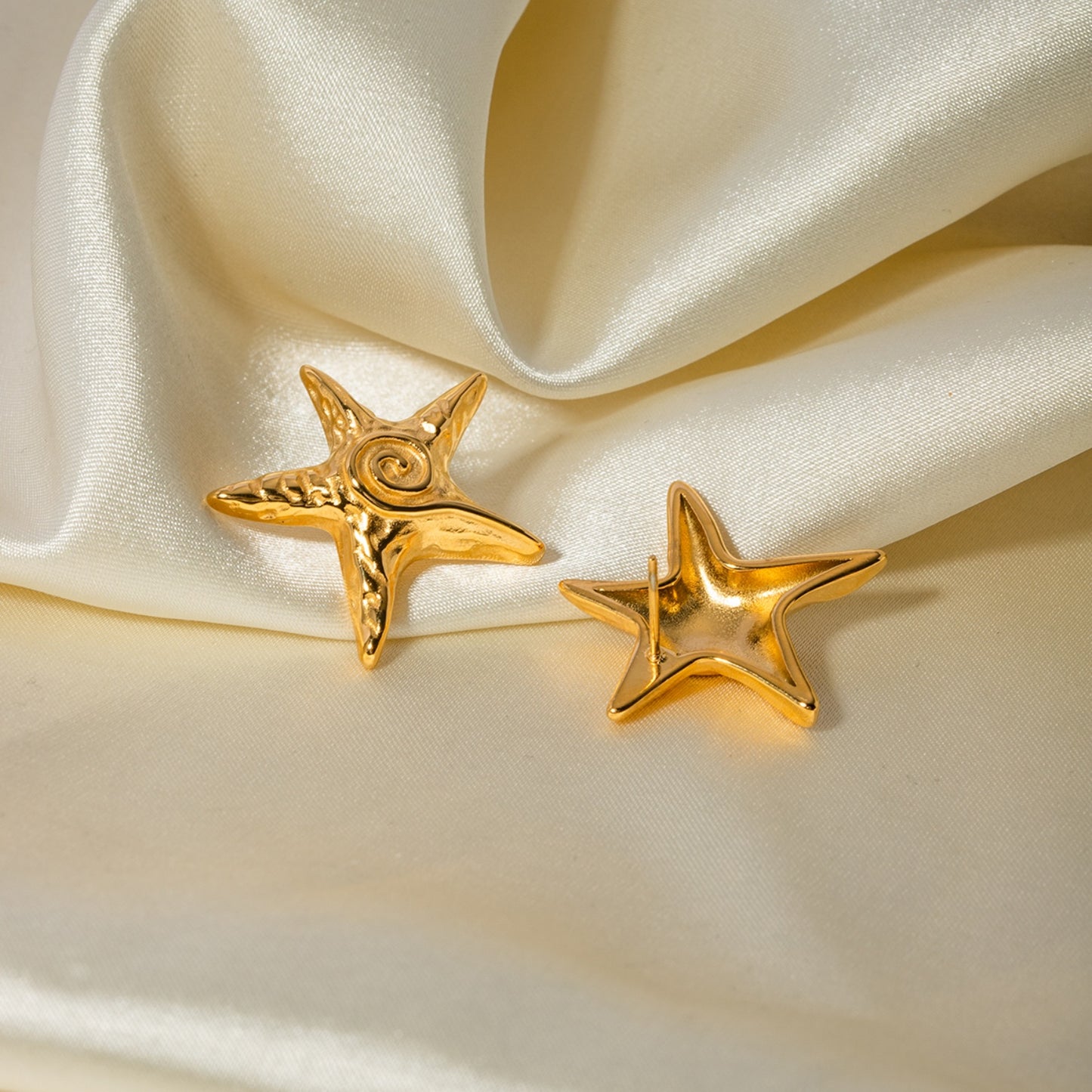 honeybee Mumford's Star Shape Earrings