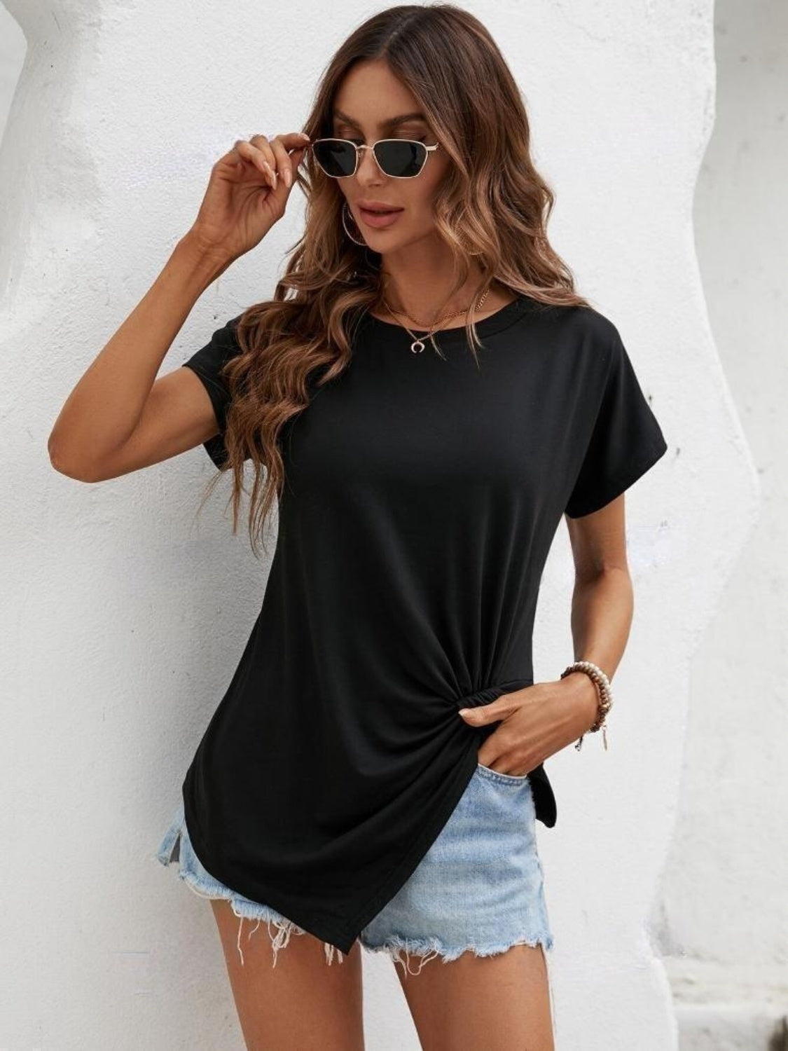 honeybee Mumford's Asymmetric Hem Round Neck T-Shirt ( Black, Green Moss, White, Dark Blue and Tan colors)