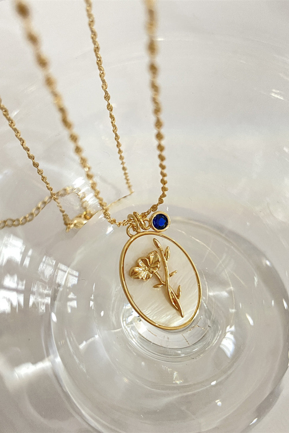 Honeybee Mumford's Flower Shell Pendant Necklace