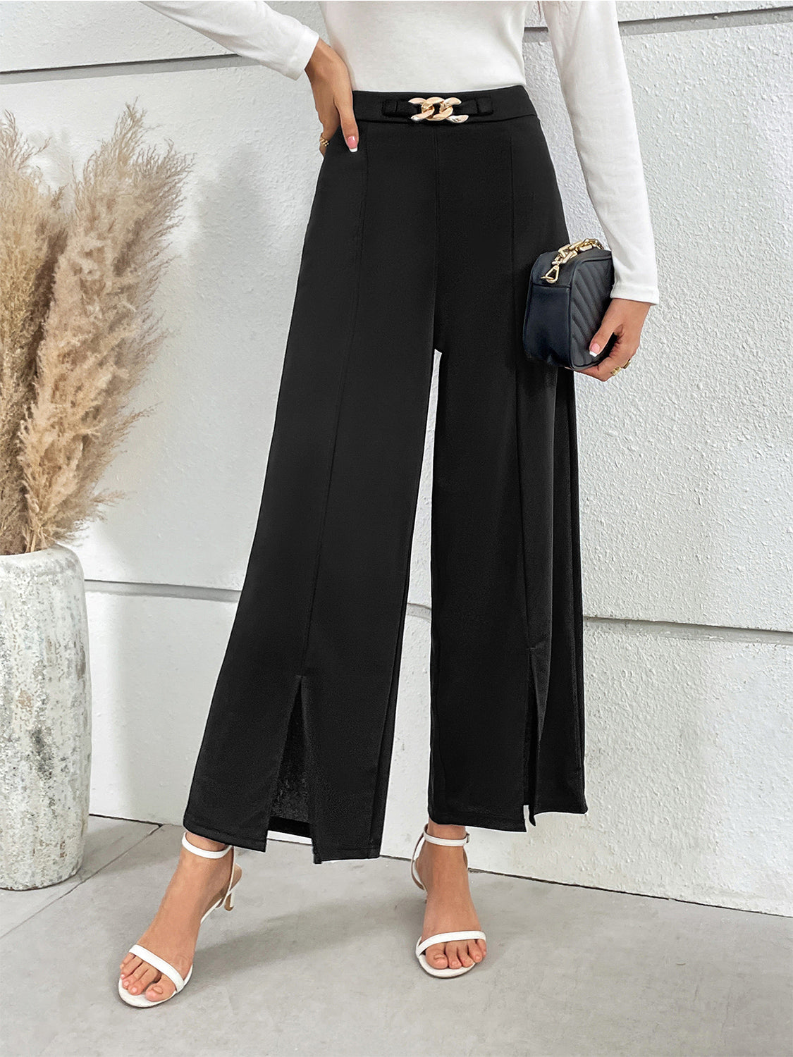 Honeybee Mumford's Chain Detail Slit Straight Pants