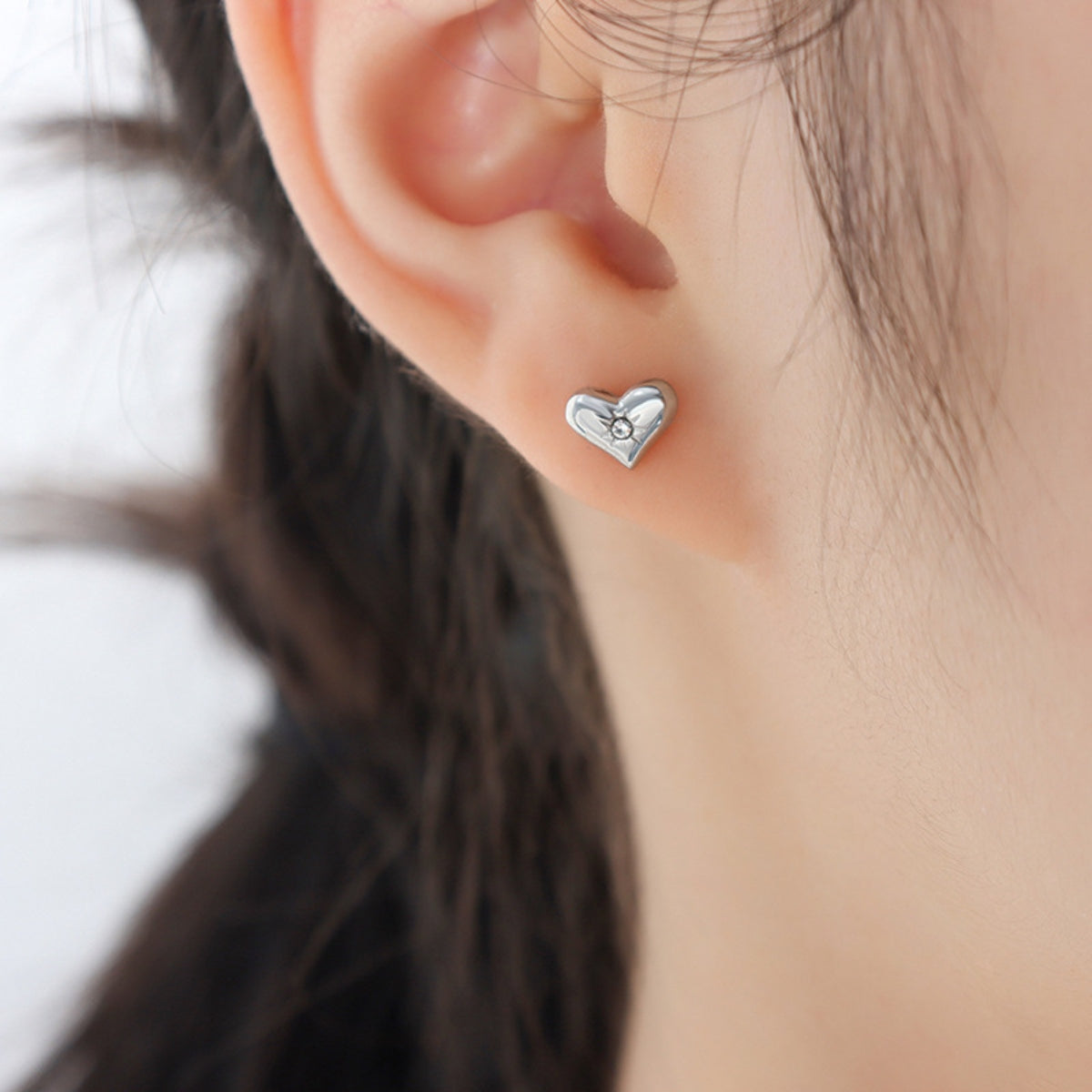 honeybee Mumford's Heart Stud Earrings