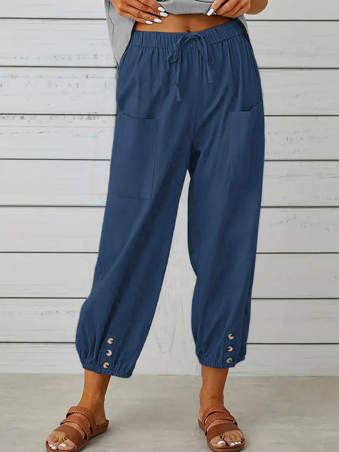 Honeybee Mumford's Decorative Button Cropped Pants