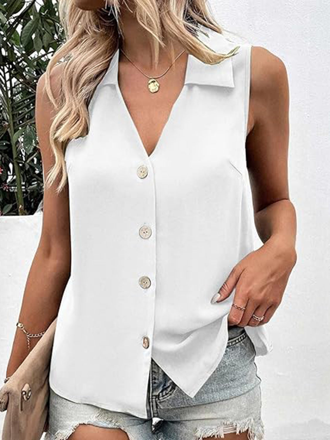 Honeybee Mumford's Full Size Johnny Collar Button Up Tank