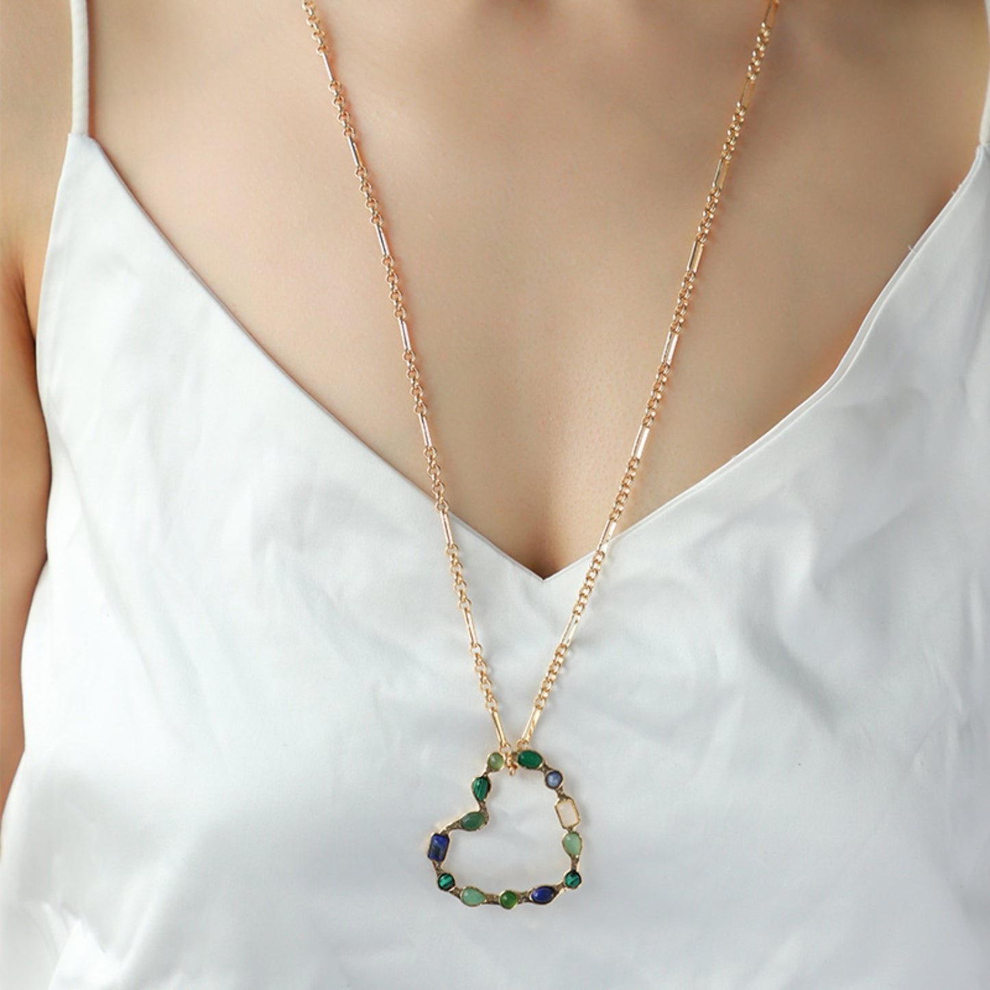 Honeybee Mumford's Heart Shape Chain Necklace (Red/Gold, Green/Gold, Deep Red, Mid Green colors)