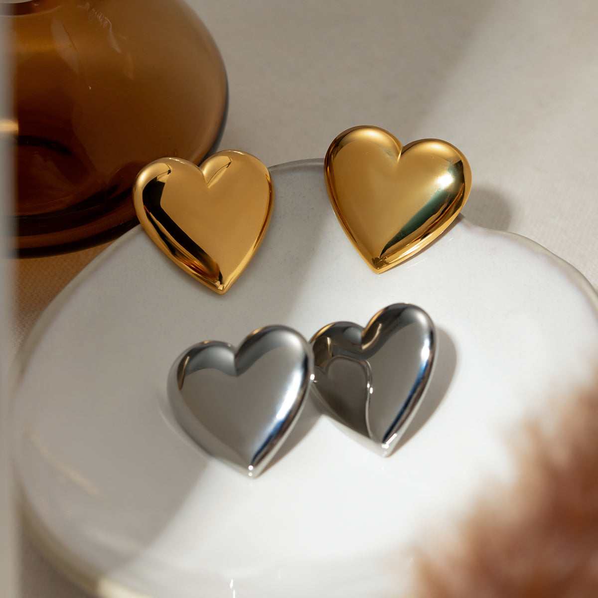 honeybee Mumford's Heart Stud Earrings