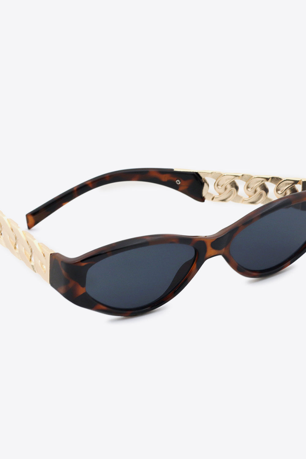 Honeybee Mumford's Chain Detail Temple Cat Eye Sunglasses