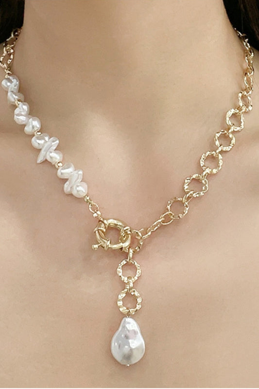 honeybee Mumford's Freshwater Pearl Necklace