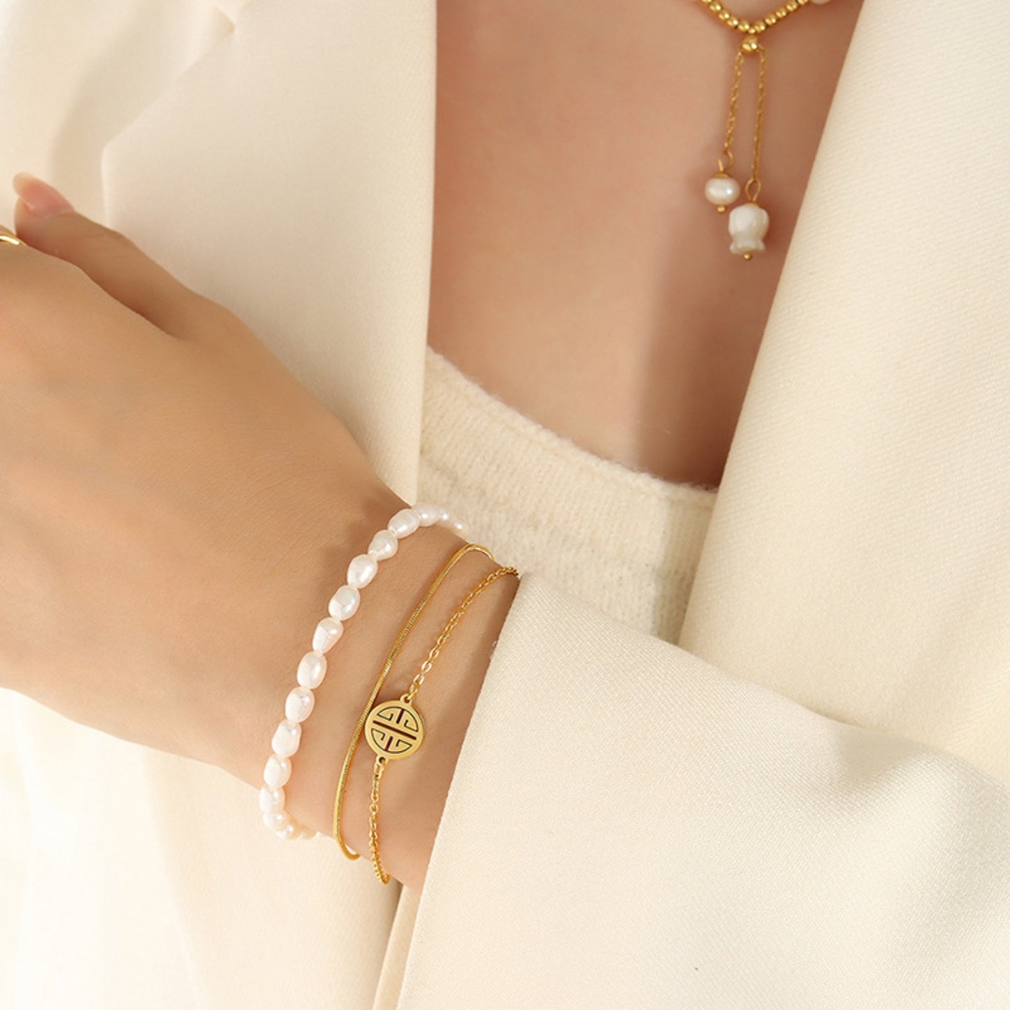 honeybee Mumford's Three-Layered Pearl Bracelet