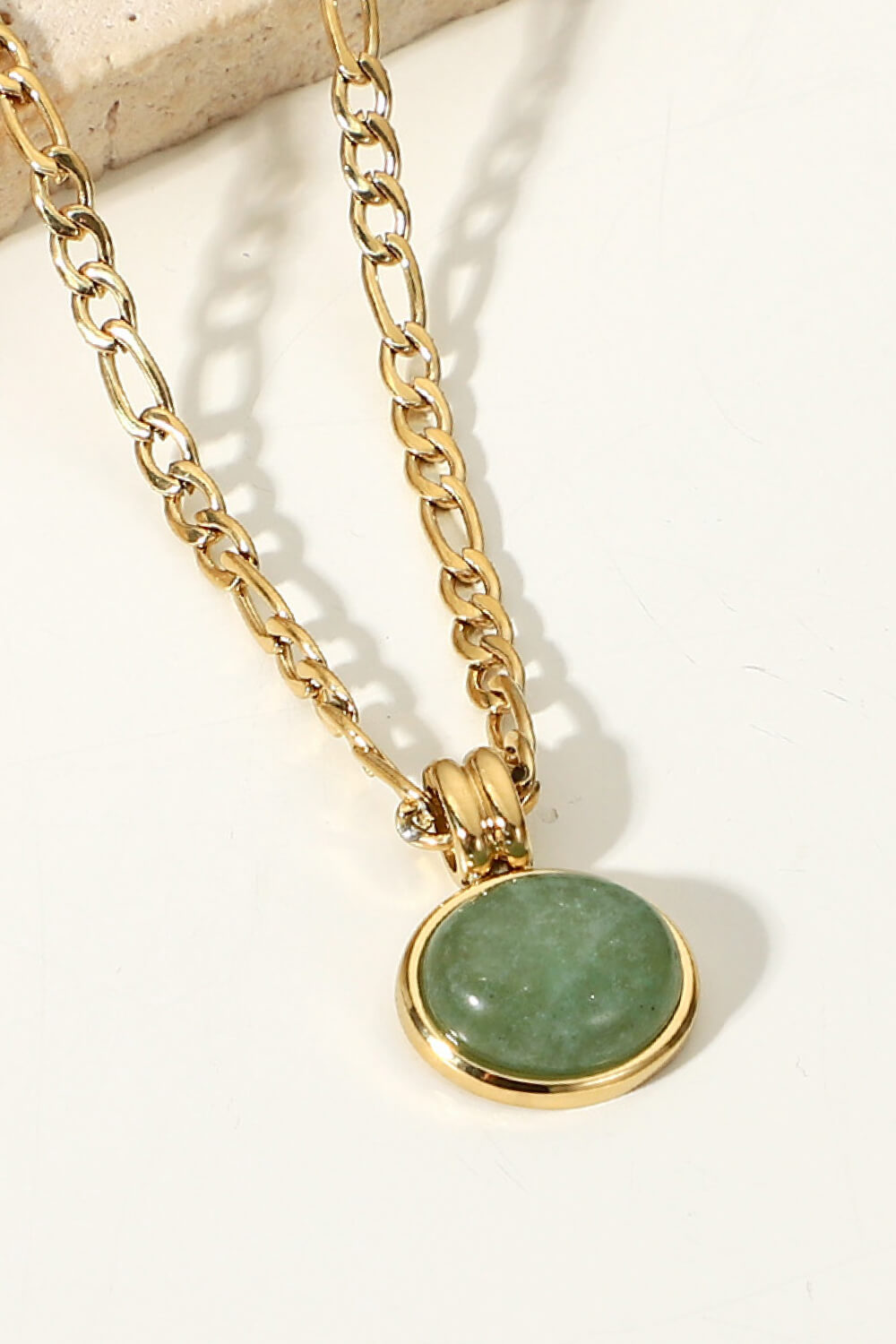 Honeybee Mumford's Stone Round Pendant Chain Necklace