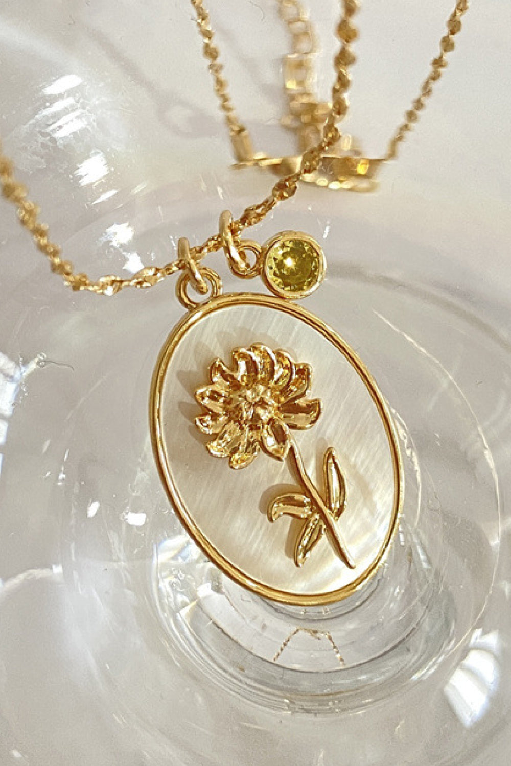 Honeybee Mumford's Flower Shell Pendant Necklace